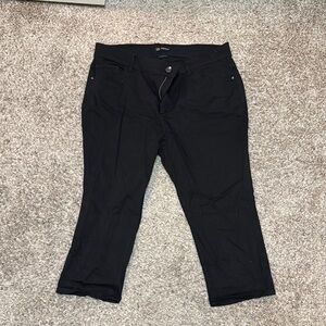 Lee Plus Black Mid Rise Capris
